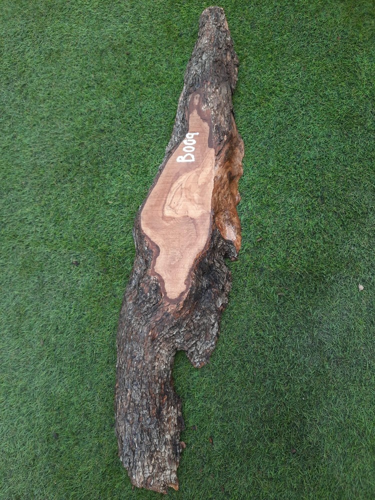 B009 Olivové dřevo 70x14x1-5 cm