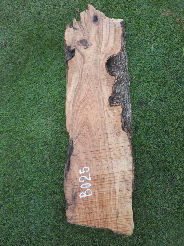 B025 Olivové dřevo 70x18x4 cm
