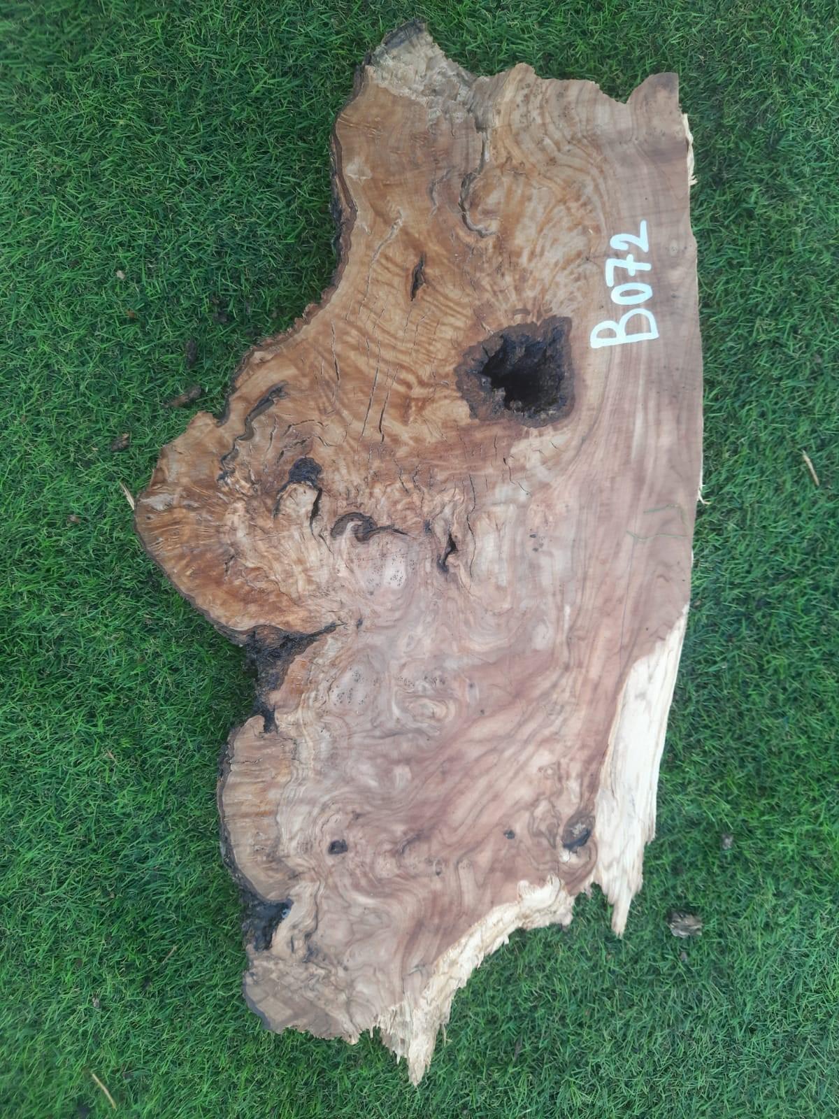 B072 Olivová deska 50x25x4,5  cm