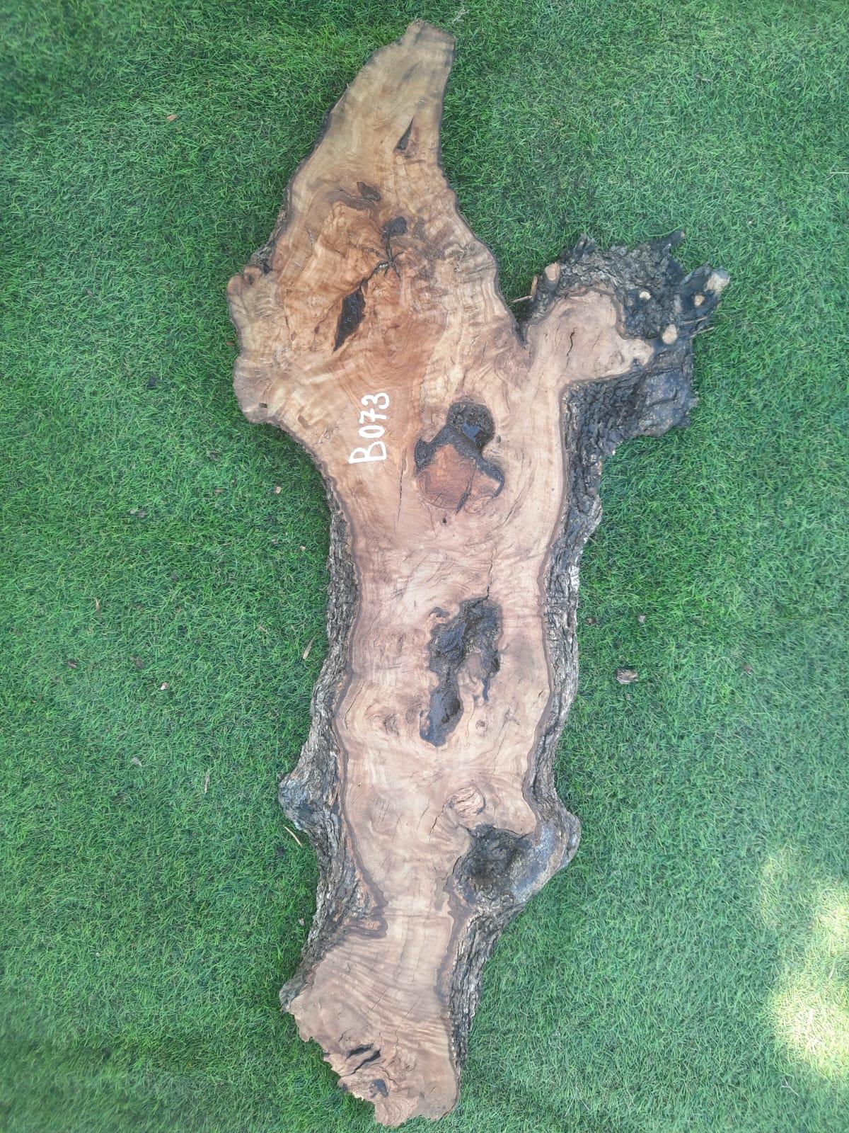 B073 Olivová deska 85x18x4 cm