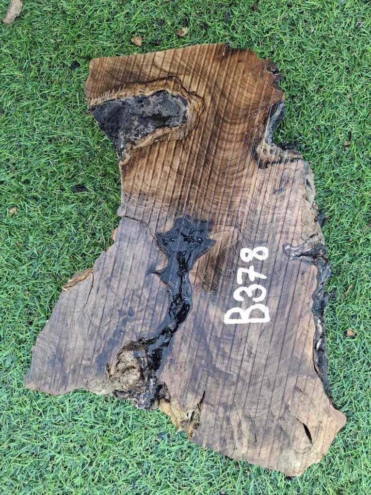 B378 Olivová deska 20x16x6 cm