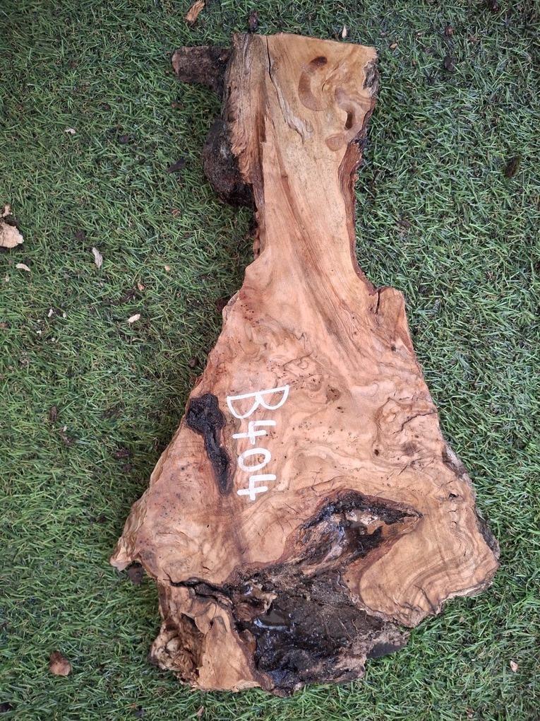 B404 Olivové dřevo 35x8x5 cm