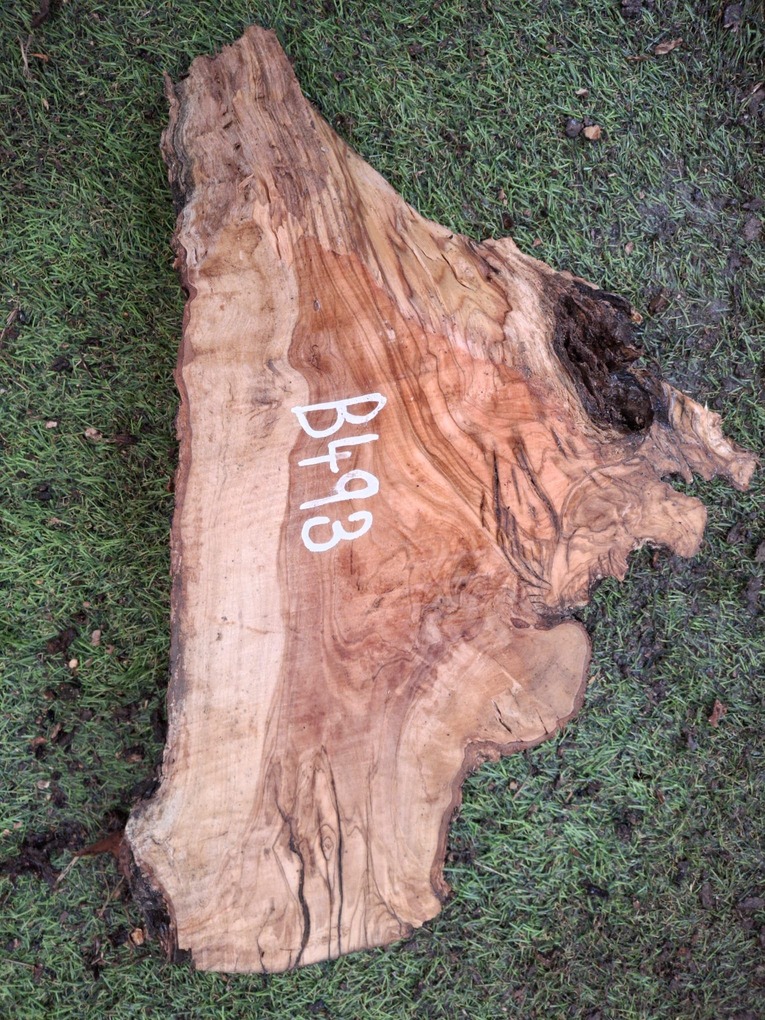 B493 Olivová deska 35x15x6 cm