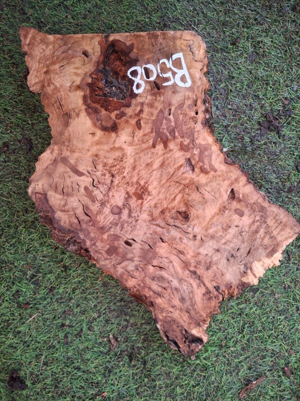 B508 Olivové dřevo 32x18x4,5 cm