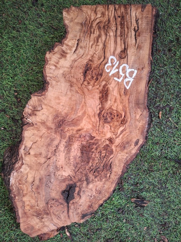 B513 Olivová deska 43x17x4,5 cm