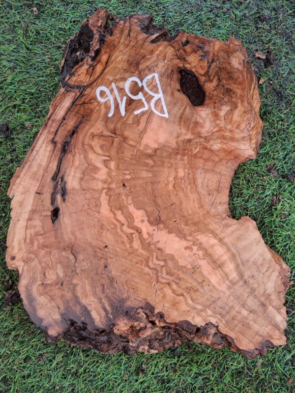 B516 Olivové dřevo 26x18x4,5 cm