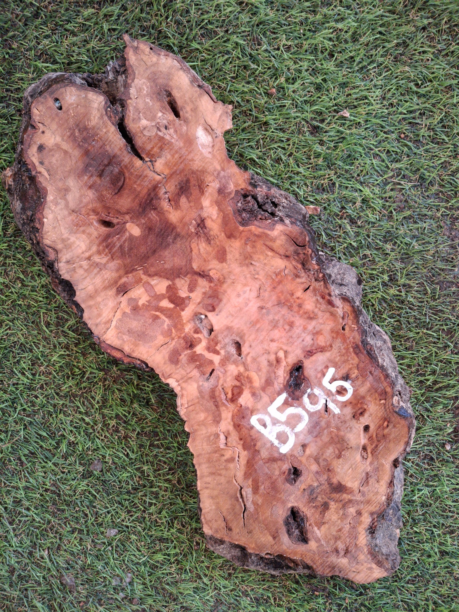 B595 Olivová deska 39x12x4,5 cm