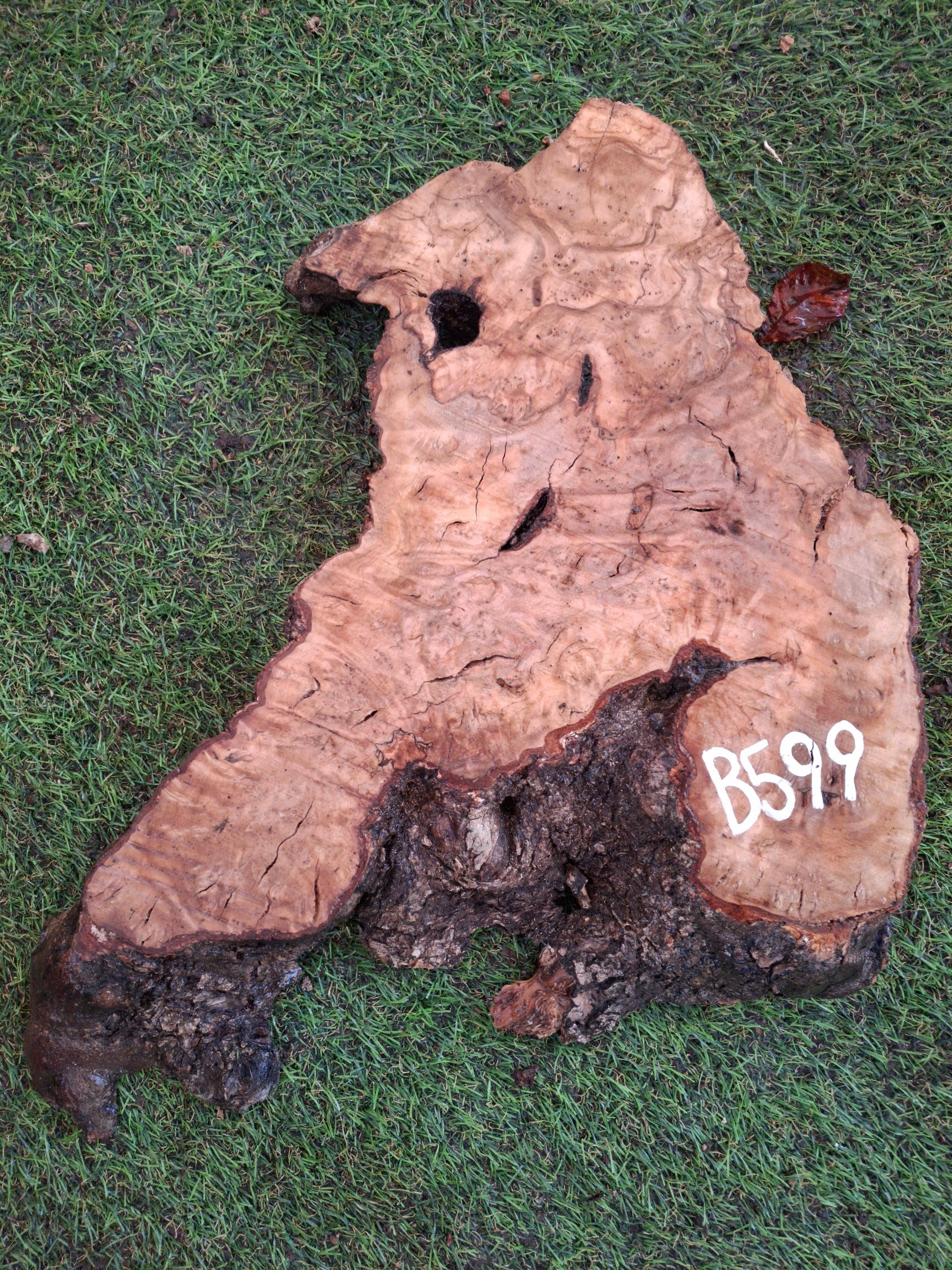 B599 Olivová deska 31x18x4,5 cm