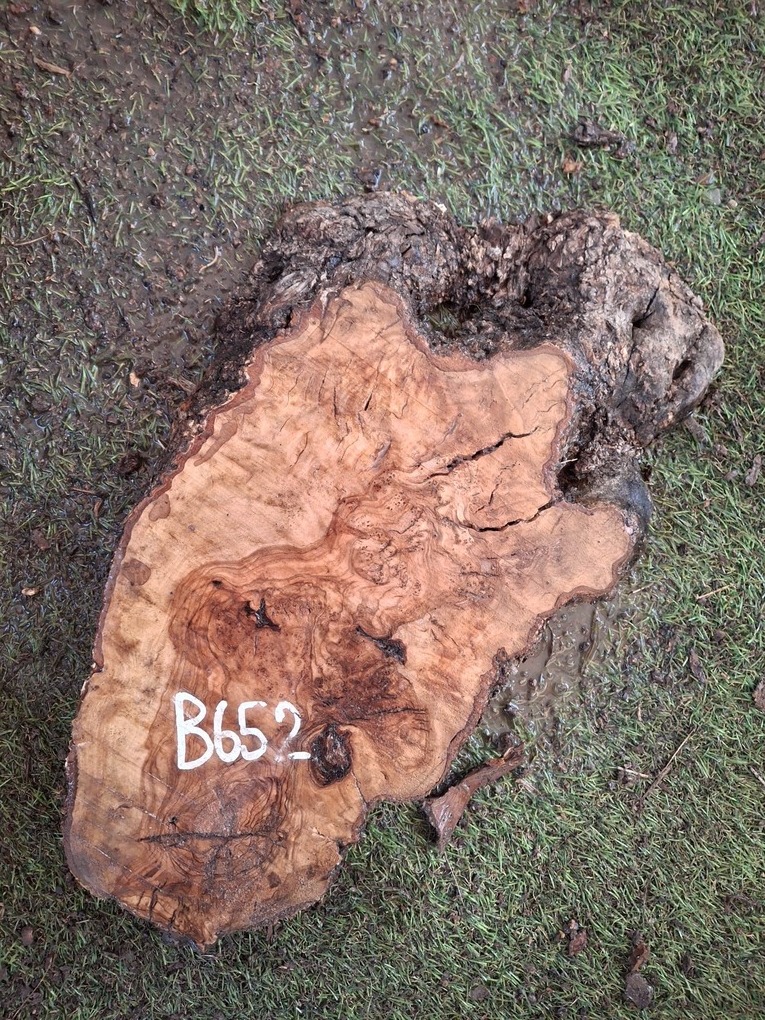 B652 Olivová deska 39x19x4,5 cm