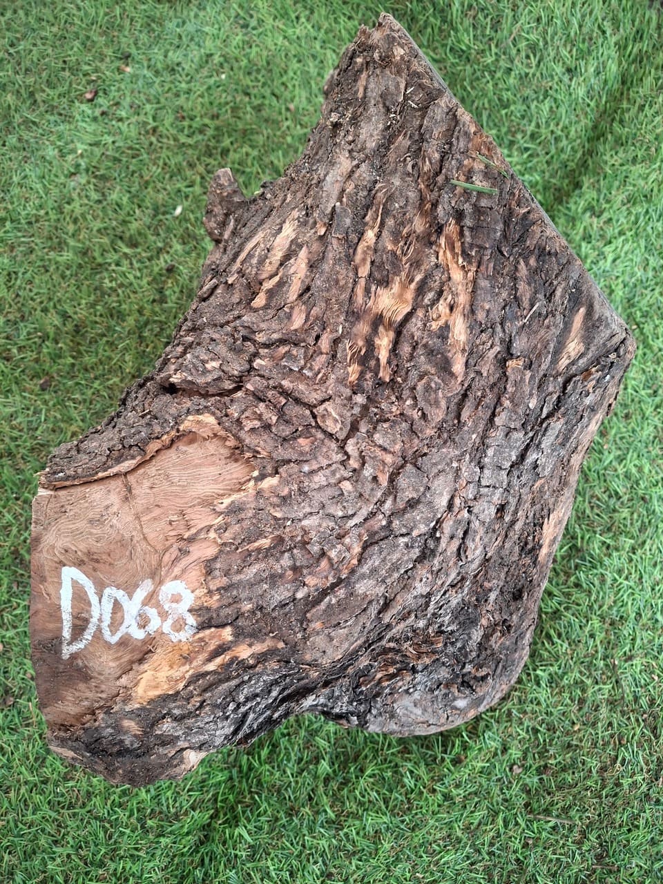 D068 Olivový špalek 22x19x16 cm