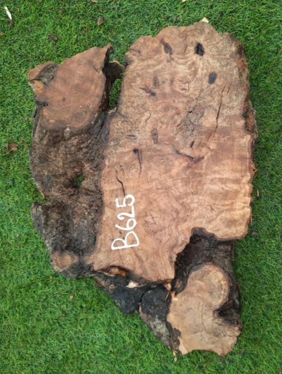 B625 Olivová deska 41x35x6,5 cm