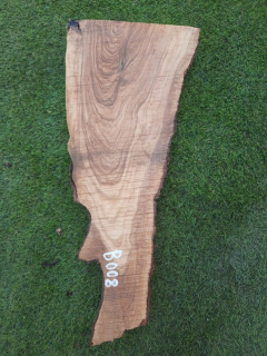 B008 Olivové dřevo 37x18x1-5 cm