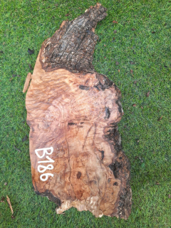 B186 Olivová deska 33x19x4,5 cm