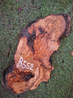 B552 Olivová deska 40x14x4,5 cm
