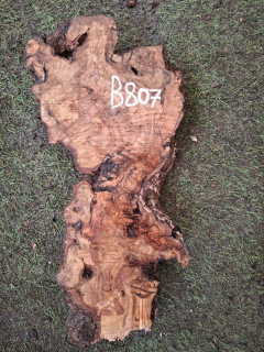 B807 Olivová deska 35x12x5 cm